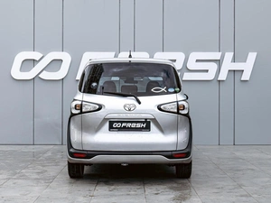 Минивэн Toyota Sienta 2018 года, 1449000 рублей, Краснодар