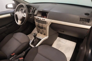 Хетчбэк Opel Astra 2007 года, 439000 рублей, Челябинск