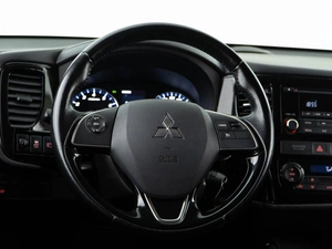 Внедорожник Mitsubishi Outlander 2016 года, 1879050 рублей, Москва