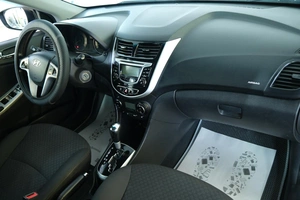 Хетчбэк Hyundai Solaris 2012 года, 919000 рублей, Омск