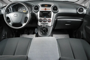 Минивэн Kia Carens 2009 года, 729000 рублей, Тюмень