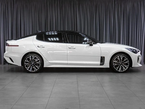 Лифтбек Kia Stinger 2018 года, 2999000 рублей, Тюмень
