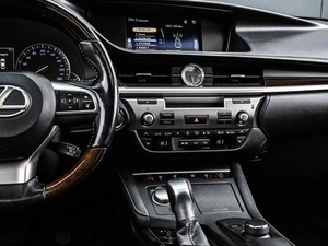 Седан Lexus ES 2017 года, 2774000 рублей, Кирилловка