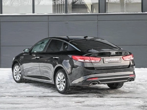 Седан Kia Optima 2017 года, 1934000 рублей, Кирилловка