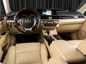 Седан Lexus ES 2014 года, 2729000 рублей, Тюмень