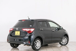 Хетчбэк Toyota Vitz 2017 года, 829000 рублей, Красноярск