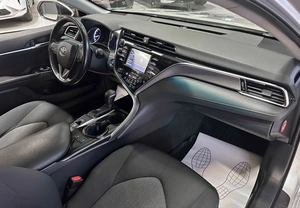 Седан Toyota Camry 2020 года, 2350000 рублей, Красноярск