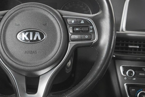 Седан Kia Optima 2018 года, 1949000 рублей, Кемерово
