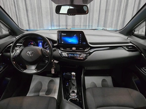 Внедорожник Toyota C-HR 2019 года, 2269000 рублей, Красноярск