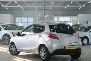 Хетчбэк Mazda Demio 2009 года, 689000 рублей, Омск