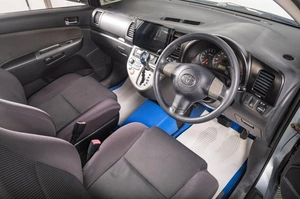 Минивэн Toyota Wish 2005 года, 699000 рублей, Томск