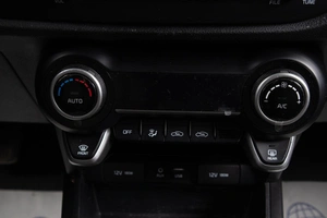 Хетчбэк Kia Rio X-Line 2019 года, 1599000 рублей, Оренбург