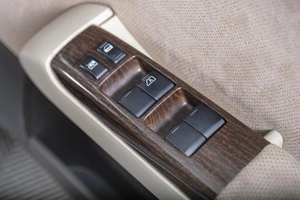 Минивэн Nissan Presage 2003 года, 669000 рублей, Томск
