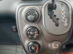 Минивэн Toyota Spade 2012 года, 1000000 рублей, Красноярск