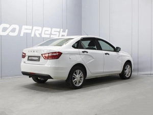 Седан ВАЗ (LADA) Vesta 2017 года, 960000 рублей, Омск