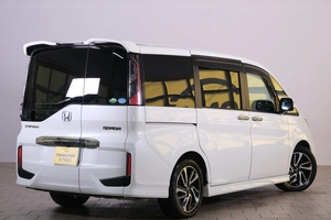 Минивэн Honda Stepwgn Spada 2015 года, 2299000 рублей, Омск