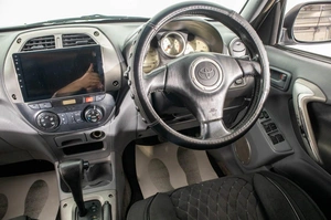 Внедорожник Toyota RAV4 2000 года, 649000 рублей, Барнаул