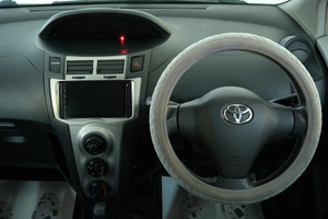 Хетчбэк Toyota Vitz 2010 года, 599000 рублей, Омск