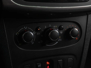 Хетчбэк Renault Sandero 2019 года, 1049000 рублей, Тюмень