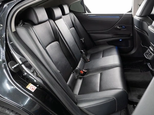 Седан Lexus ES 2018 года, 3454000 рублей, Тюмень