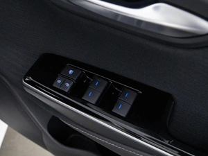 Седан Toyota Crown 2018 года, 3098077 рублей, Москва