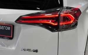 Внедорожник Toyota RAV4 2018 года, 2380000 рублей, Красноярск