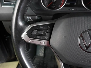 Внедорожник Volkswagen Tiguan 2021 года, 2439000 рублей, Воронеж