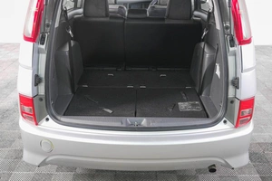 Минивэн Toyota Isis 2009 года, 1109000 рублей, Кемерово