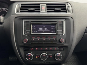 Седан Volkswagen Jetta 2014 года, 885000 рублей, Красноярск