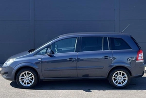 Минивэн Opel Zafira 2011 года, 650000 рублей, Солонцы
