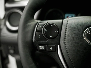 Внедорожник Toyota RAV4 2016 года, 2350000 рублей, Красноярск