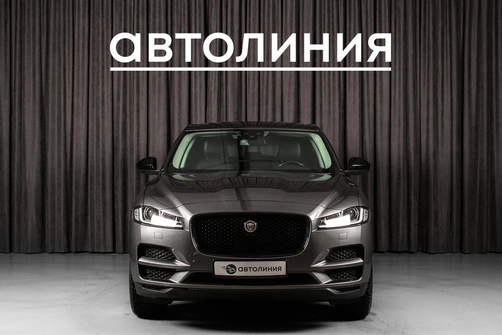 Внедорожник Jaguar F-Pace 2017 года, 1999000 рублей, Красноярск
