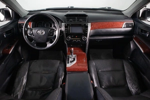 Седан Toyota Camry 2012 года, 1569000 рублей, Сургут
