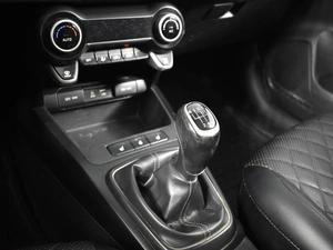 Хетчбэк Kia Rio X-Line 2018 года, 1048200 рублей, Казань