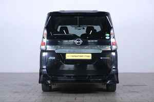 Минивэн Nissan Serena 2018 года, 1909000 рублей, Омск
