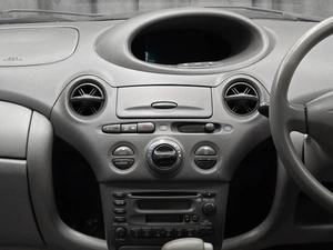 Седан Toyota Platz 2000 года, 420000 рублей, Красноярск