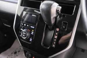 Минивэн Toyota Roomy 2017 года, 939000 рублей, Красноярск