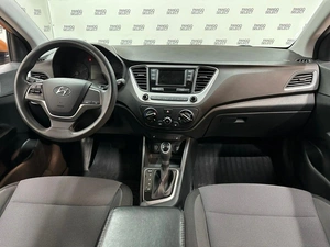 Седан Hyundai Solaris 2017 года, 1139000 рублей, Красноярск