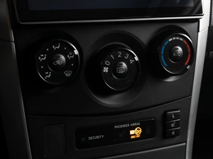 Седан Toyota Corolla 2010 года, 1049000 рублей, Тюмень