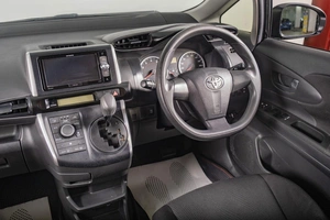 Минивэн Toyota Wish 2015 года, 1729000 рублей, Томск