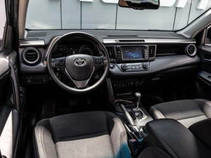 Внедорожник Toyota RAV4 2018 года, 2340000 рублей, Краснодар