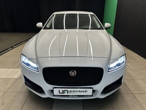 Седан Jaguar XF 2017 года, 2600000 рублей, Красноярск