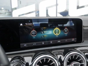 Седан Mercedes-benz A-класс 2018 года, 3150000 рублей, Краснодар