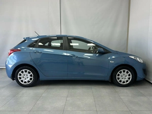 Хетчбэк Hyundai i30 2013 года, 995000 рублей, Красноярск