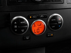 Седан Nissan Tiida 2011 года, 869000 рублей, Тюмень