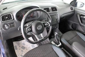 Седан Volkswagen Polo 2020 года, 1389000 рублей, Омск