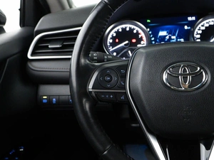 Седан Toyota Camry 2020 года, 3010111 рублей, Москва