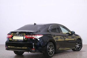 Седан Toyota Camry 2018 года, 2399000 рублей, Омск