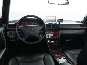 Седан Mercedes-benz E-класс 1993 года, 5350000 рублей, Москва