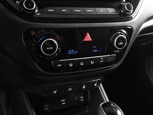 Седан Hyundai Solaris 2022 года, 1799000 рублей, Ростов-на-Дону
